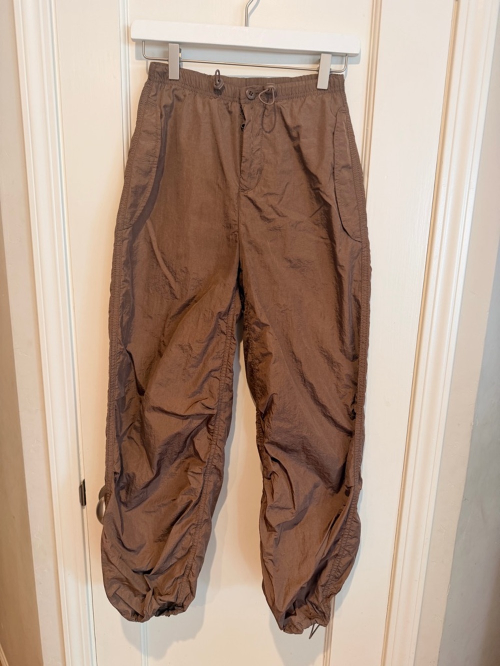 Aritzia TNA 2XS Cargo Parachute Pants